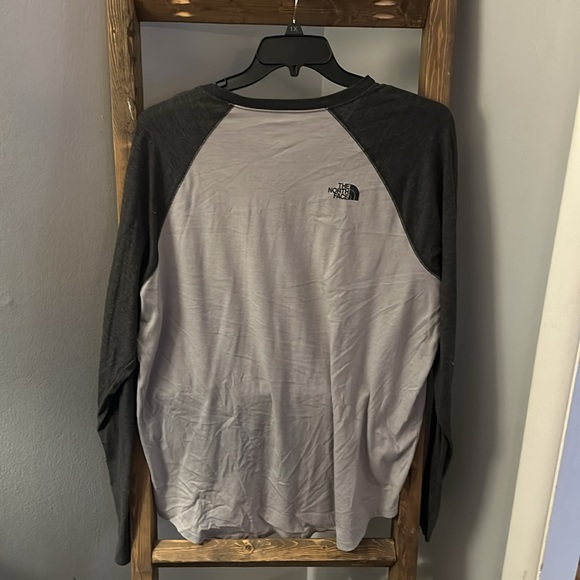 The North Face size XL long sleeve t-shirt. - Picture 3 of 3
